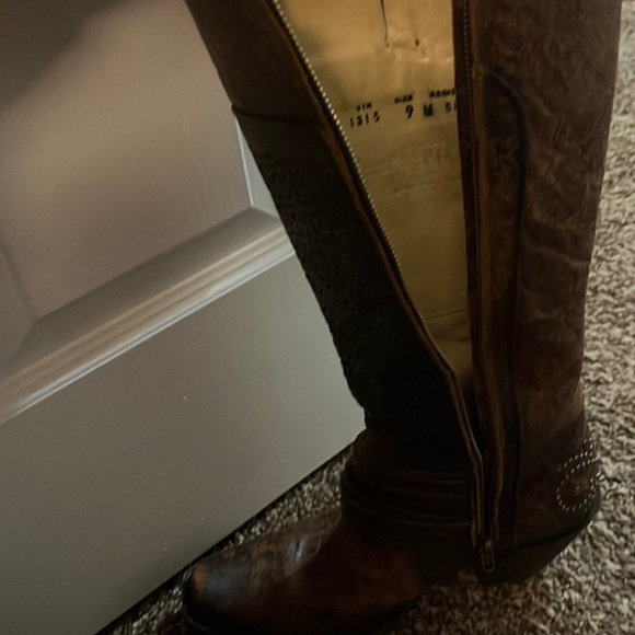 Corral Boots with Silver stud & Lattice details, full zip - Picture 9 of 11